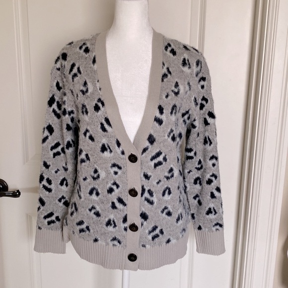Retrology Animal Print button down Cardigan Sweater Womens soft cozy winter Sz M - Picture 1 of 8